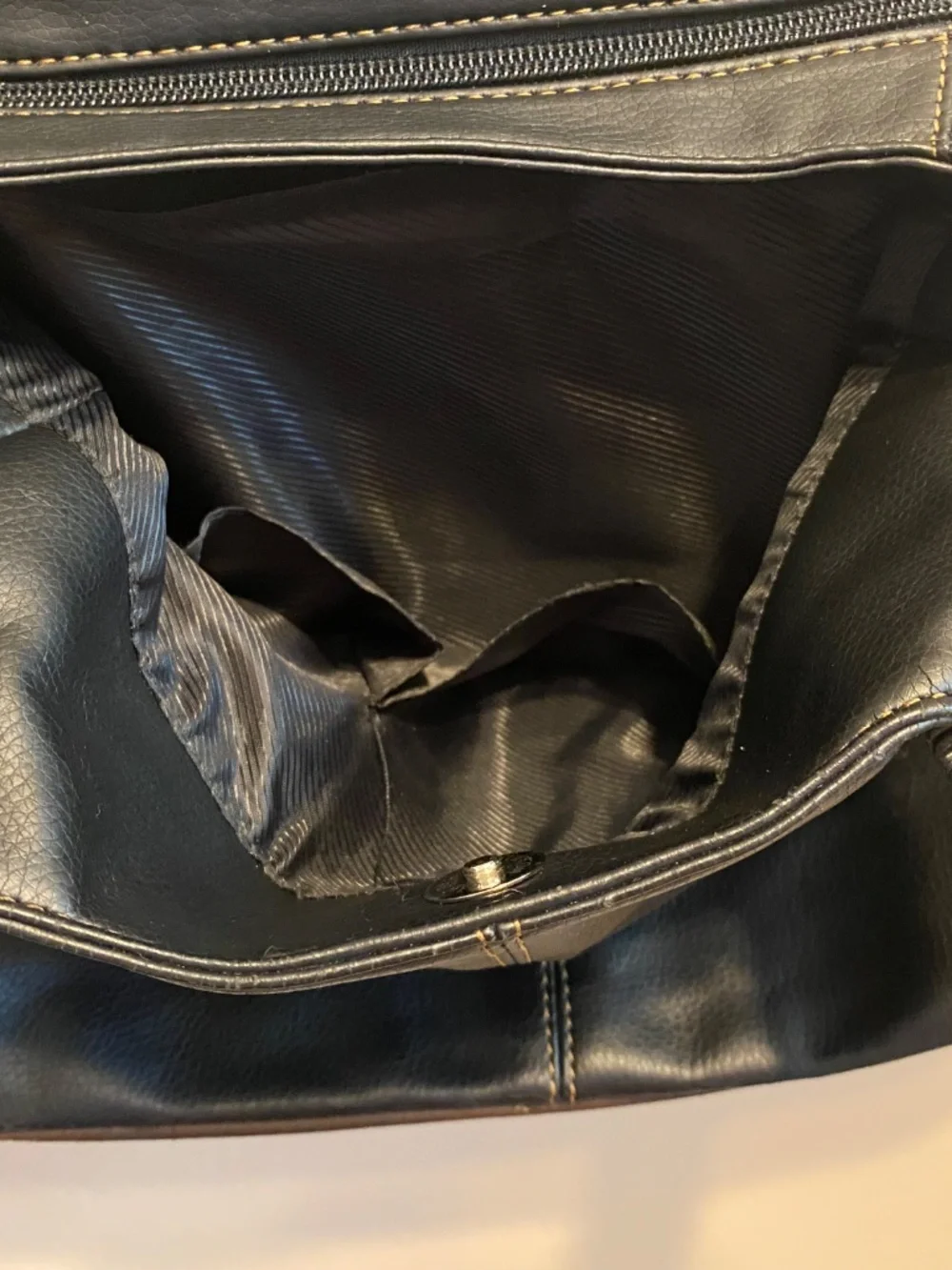 GUCCI black leather hobo handbag. Made in Italy with logo on the front.